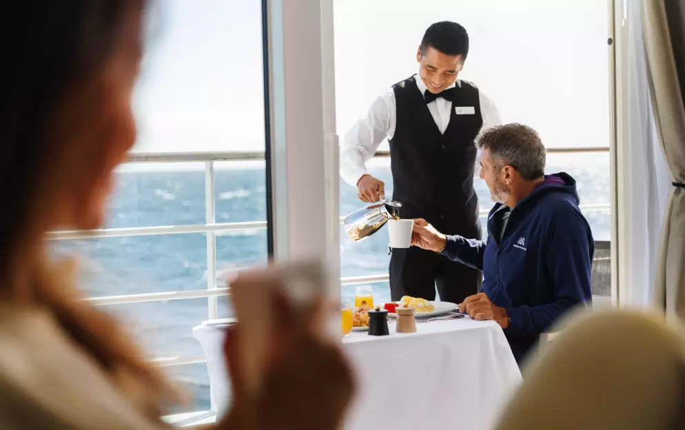 Swan Hellenic, SH Diana, Premium Suite Room Service 1.jpg